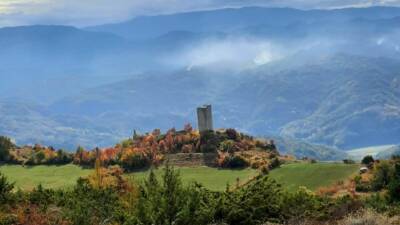 monte la serra 42 gradi nord